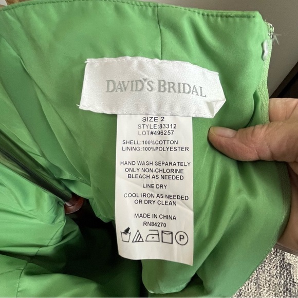 David’s Bridal Special Occasion Formal Dress. Kelly Green Strapless. Siz… - Picture 7 of 8